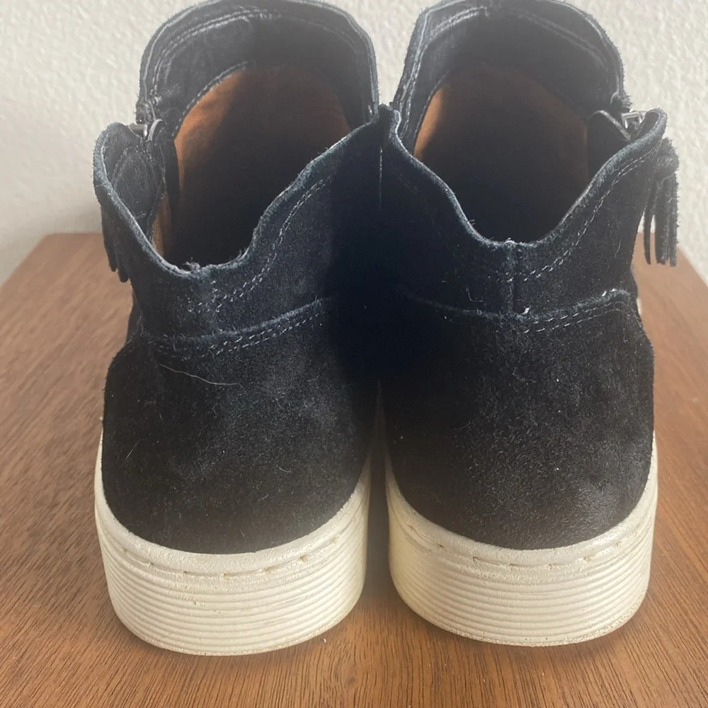 Sofft Hikari Black Suede High Top Sneakers/ Flat Booties, Women’s size 11